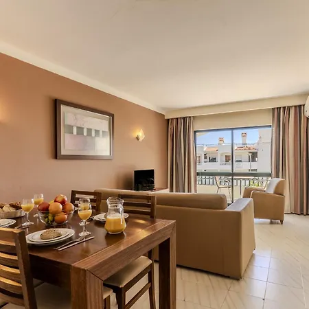 Appartement #384 Bright Pool View Ac & Balcony *