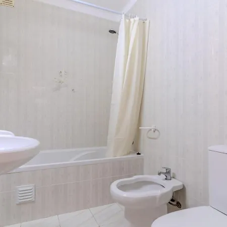 아파트 #384 Bright Pool View Ac & Balcony